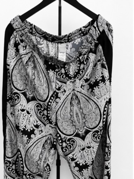Chico's Pants - Chico's Black & White Paisley Pull-On Pants | Size 2.5R (US 14R)
